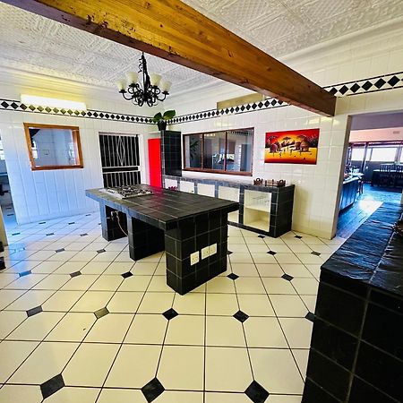 49Onmain Self Catering Holiday Home 萨比 外观 照片