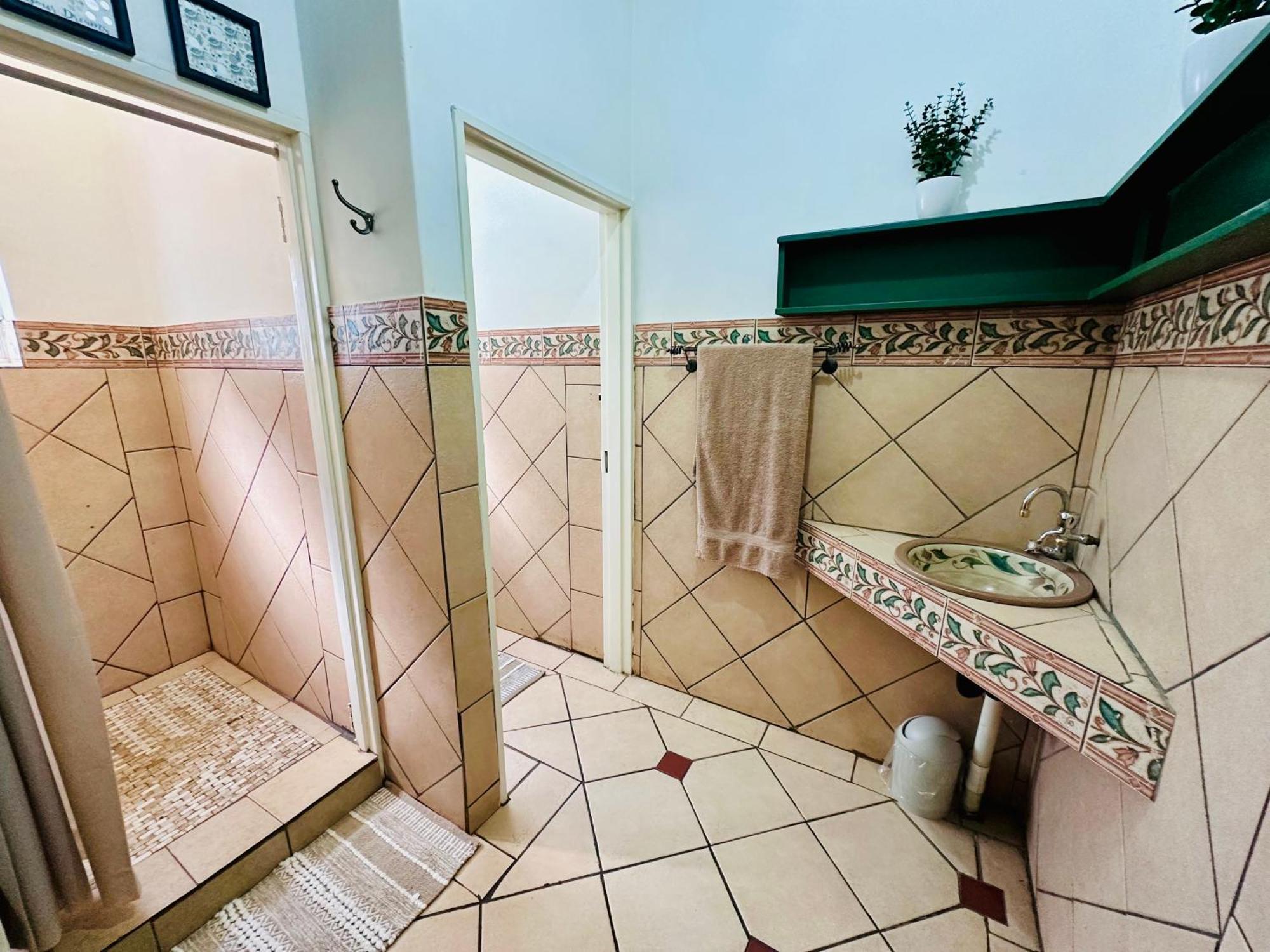 49Onmain Self Catering Holiday Home 萨比 外观 照片