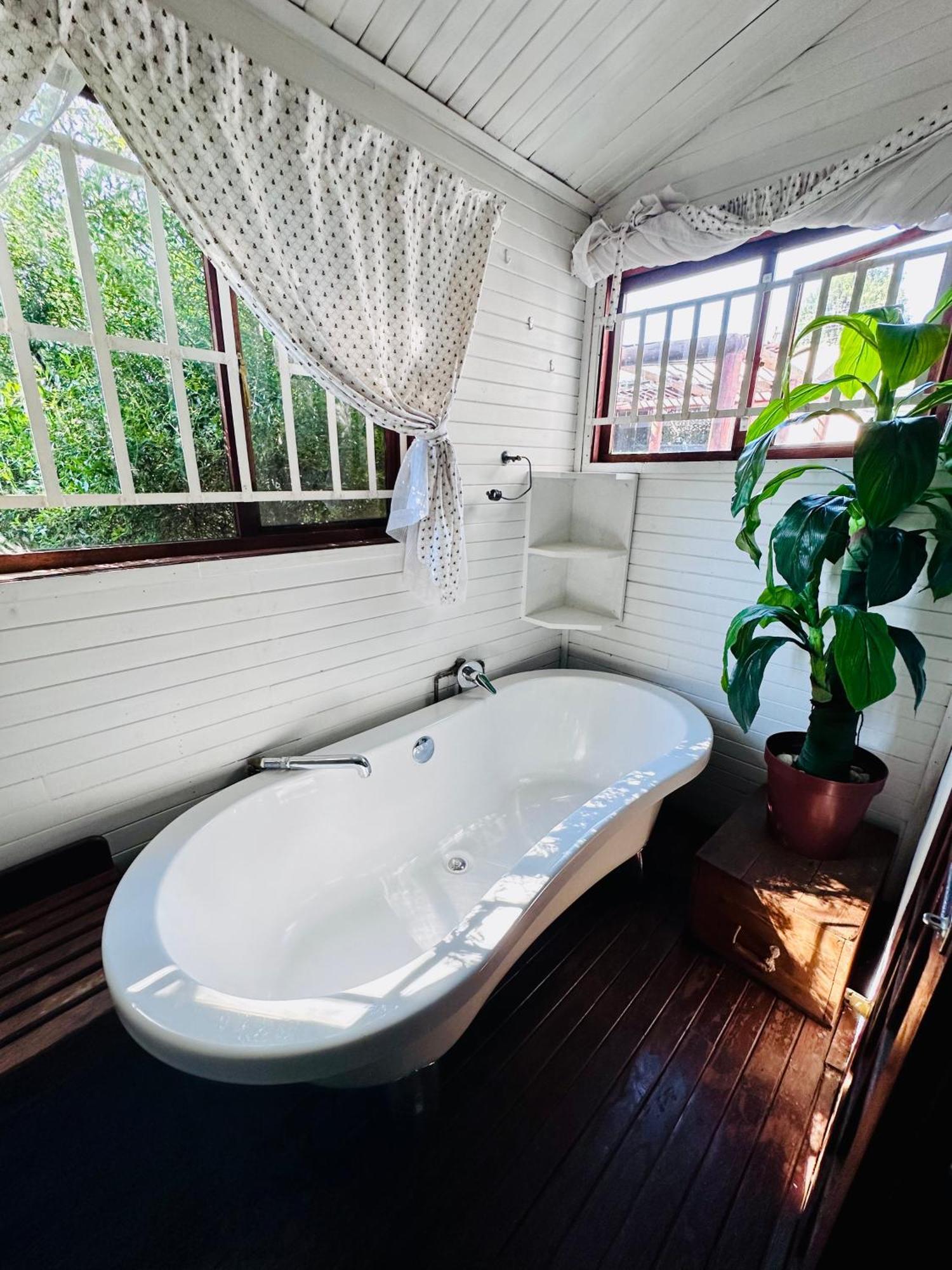 49Onmain Self Catering Holiday Home 萨比 外观 照片